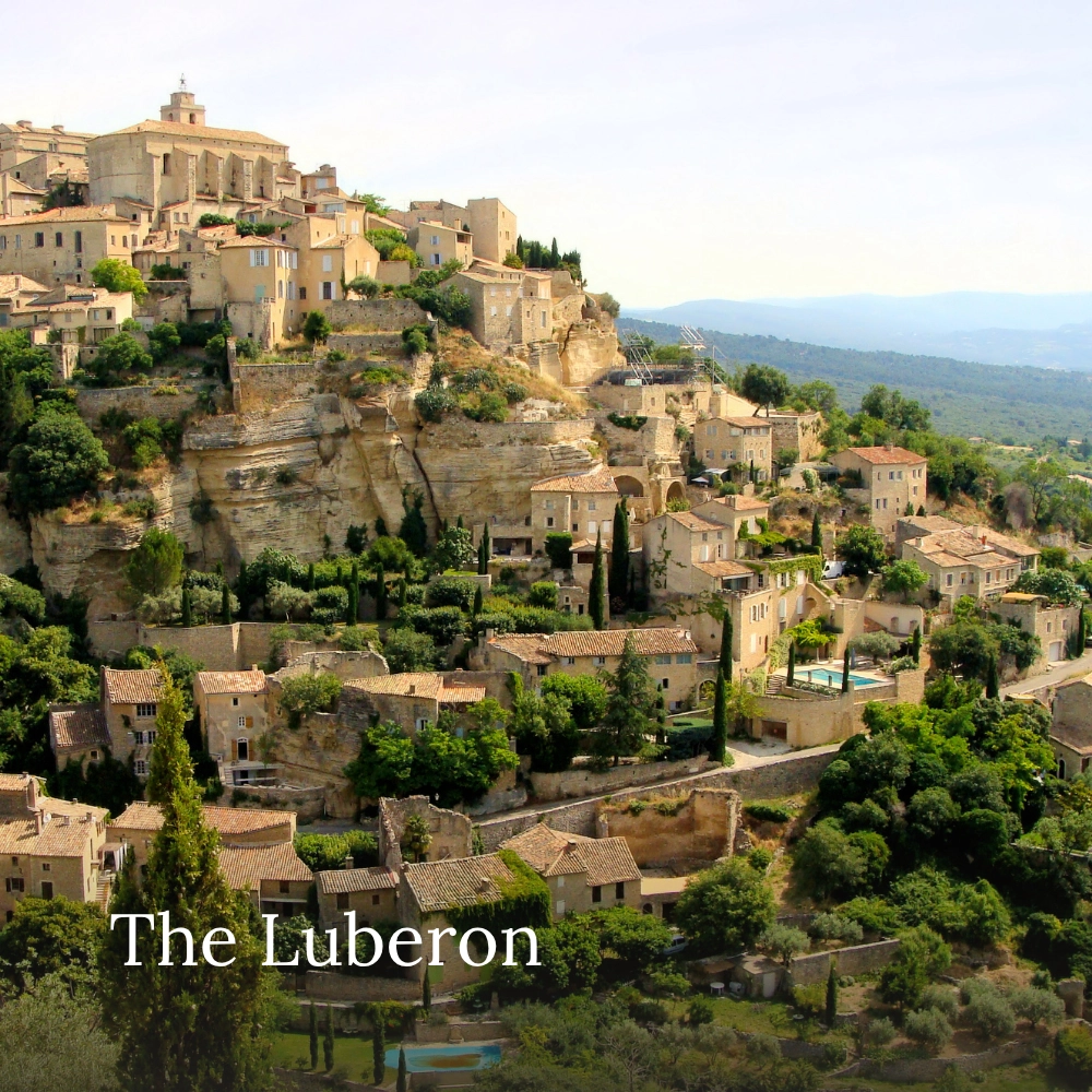 Panoramic view of Gordes, a historic hilltop village with stone houses overlooking the Luberon countryside in Provence, France